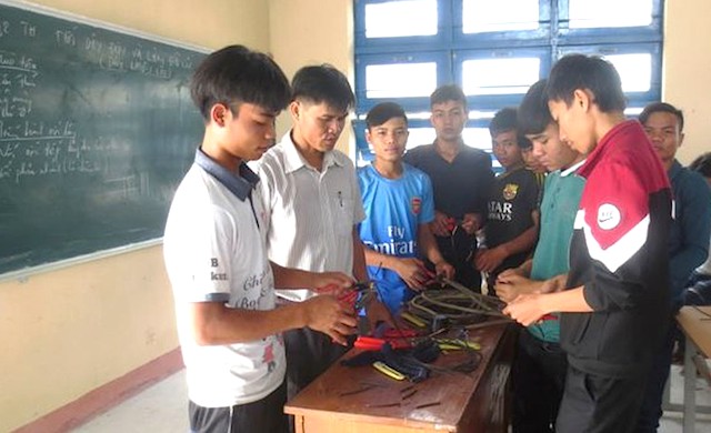 Đắk Lắk: Trao 'cần câu' giúp đồng bào dân tộc thiểu số thoát nghèo