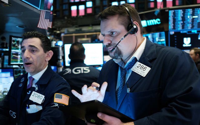 Dow Jones và S&P 500 dứt đà tăng 4 phiên liên tiếp
