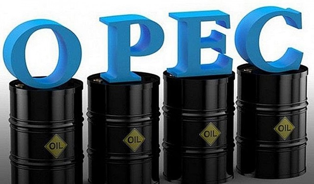 Giá dầu tăng do tuân thủ cắt giảm sản lượng của OPEC