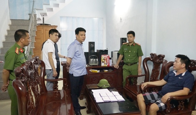 Triệt phá ổ tín dụng đen, bắt 11 đối tượng