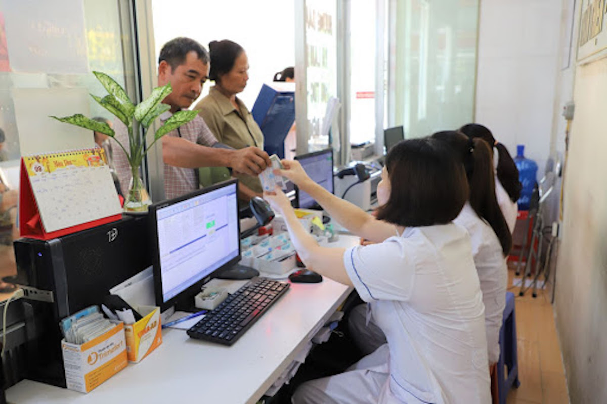 Đẩy mạnh ứng dụng CNTT trong khám chữa bệnh BHYT