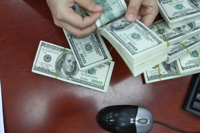 Giá USD tăng nhẹ ở các ngân hàng thương mại