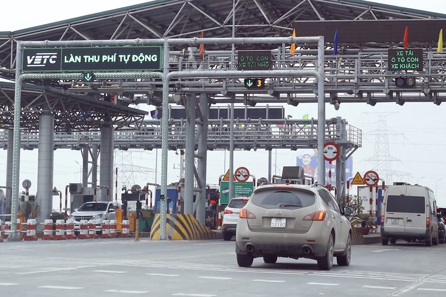 Lắp đặt các trạm thu phí tự động không dừng có đạt tiến độ?