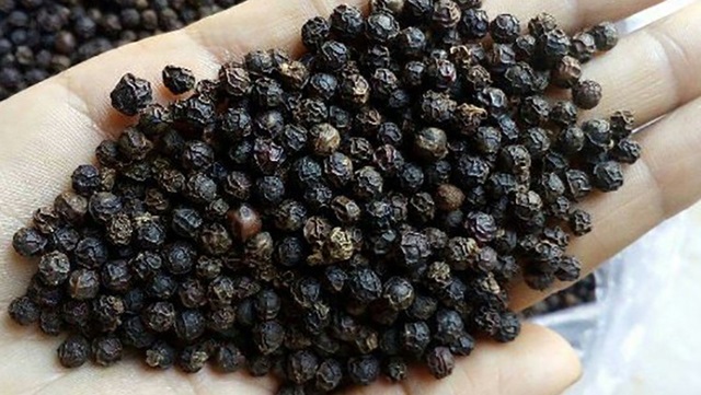 Cung vượt cầu, giá tiêu tuột mốc 50.000đ/kg
