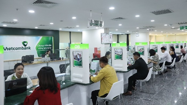 Ngân hàng lớn đồng loạt giảm mạnh lãi suất huy động VND