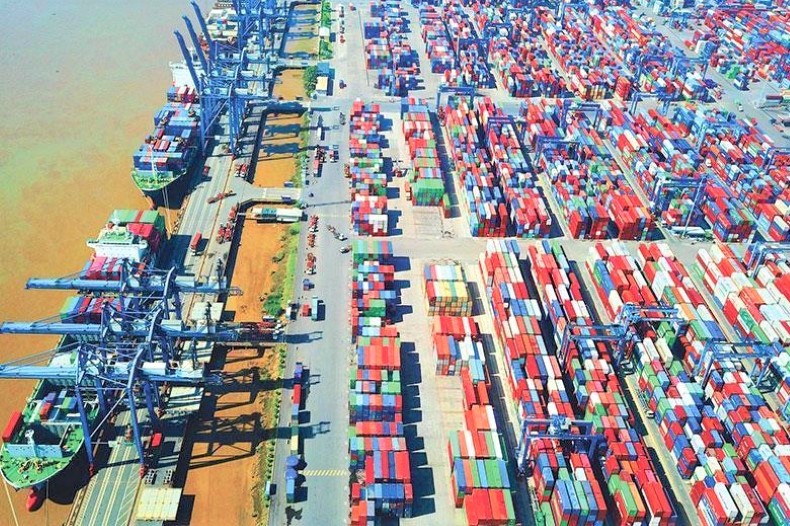 Bloomberg: Kinh tế Việt Nam sẽ tăng trưởng cao nhất ASEAN