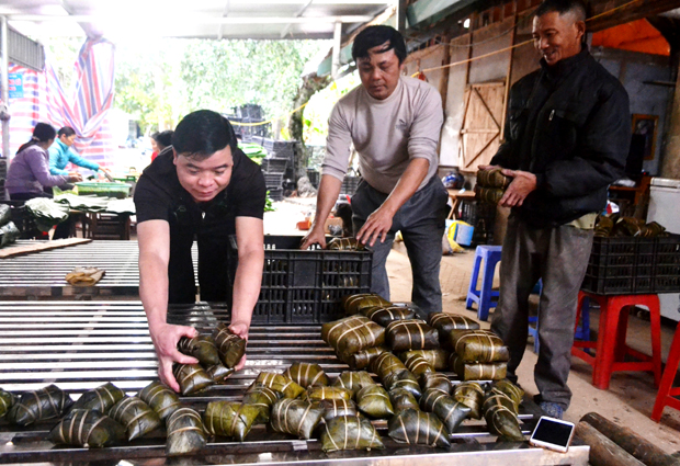 Tinh hoa giá trị truyền thống bánh chưng gù bà Dung