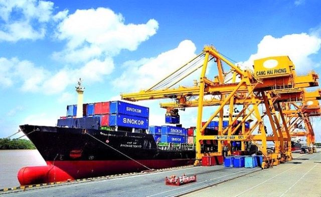 Xuất siêu gần 5,5 tỷ USD trong 6 tháng