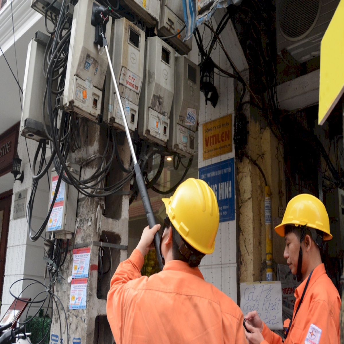 Vì sao chỉ 50% khách hàng được trang bị công tơ điện tử?