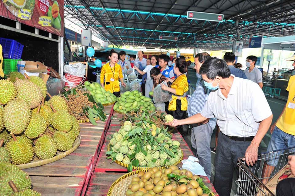 Thực phẩm nội cần nhanh tay 'be bờ đắp đập' để giữ sân nhà