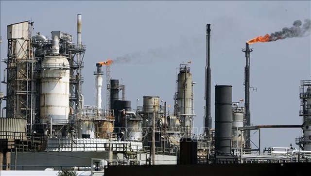 Giá dầu thế giới đi xuống sau quyết định mới nhất của OPEC+