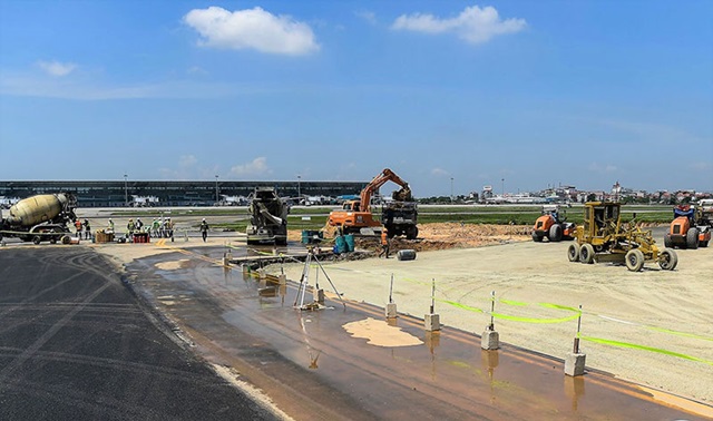 Yêu cầu hãng bay thực hiện nghiêm nghĩa vụ với hành khách khi chậm, hủy chuyến