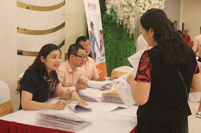 Ngân hàng tiếp sức doanh nghiệp hậu Covid-19