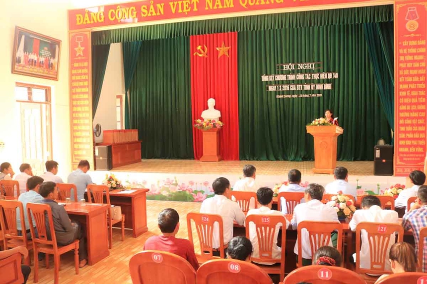 Ba-Le-Thi-Tam-Chu-tich-Lien-mi-7985-5121