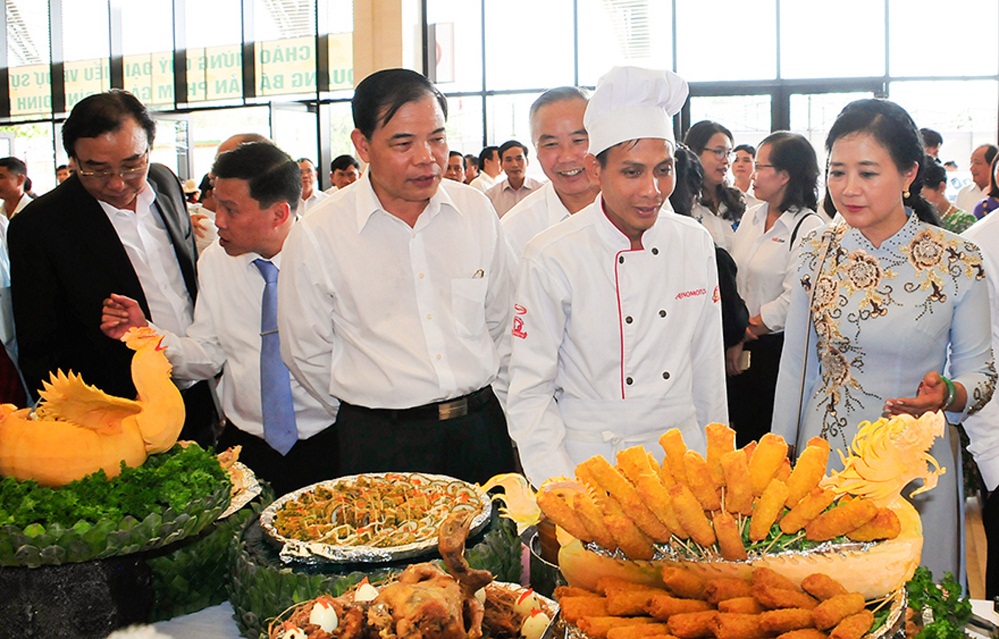 Chăn nuôi theo chuỗi liên kết khép kín bền vững nhìn từ Lễ hội quảng bá sản phẩm gà Bình Định