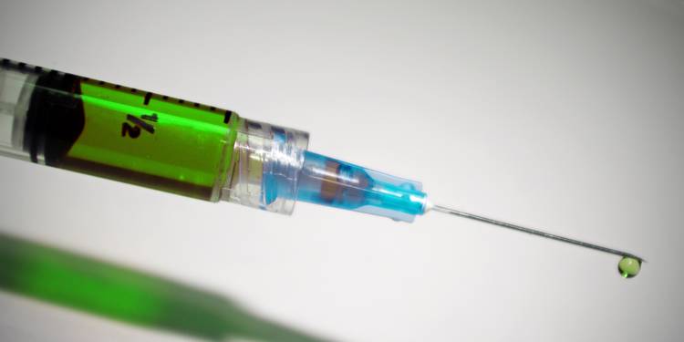 Sanofi có thể cung cấp 300 triệu liều vắc-xin cho EU