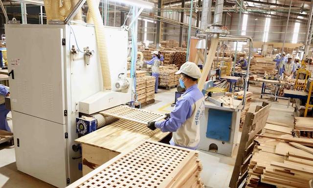 Bộ Tài chính nêu quan điểm về việc áp dụng mã HS với gỗ cao su xuất khẩu dạng tấm