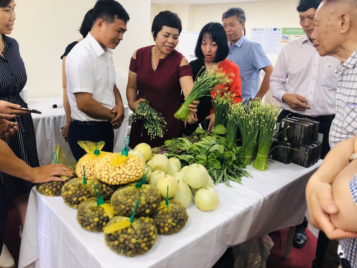 Nông sản, thực phẩm tính cách 'vượt bão' COVID-19 thứ hai