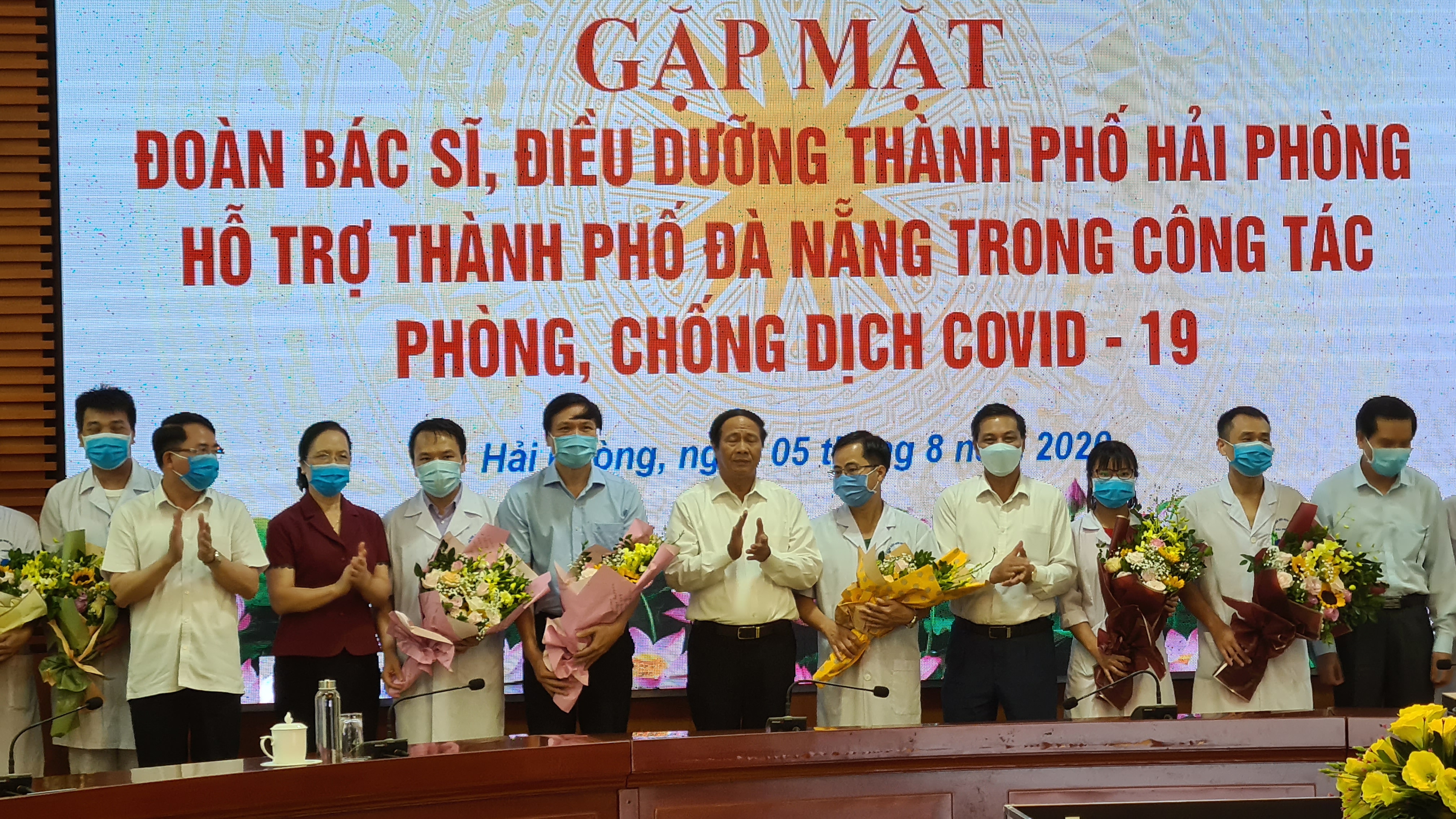 Hải Phòng: 33 cán bộ y tế lên đường tăng cường cho Đà Nẵng chống dịch Covid-19