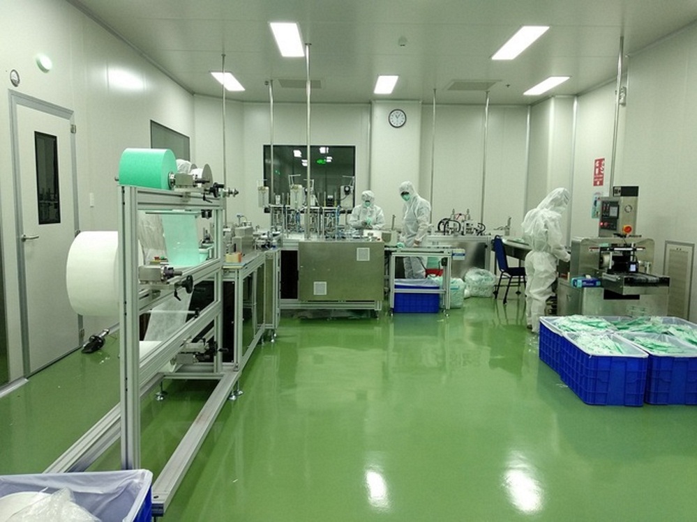 C.P Việt Nam sản xuất khẩu trang để tài trợ chống dịch