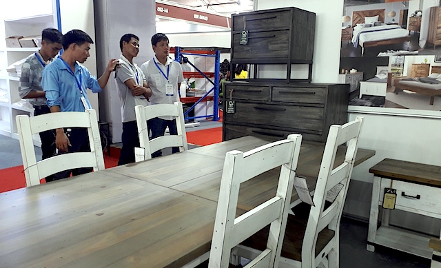 Đồ gỗ Việt cải thiện xuất khẩu bằng mua bán trực tuyến