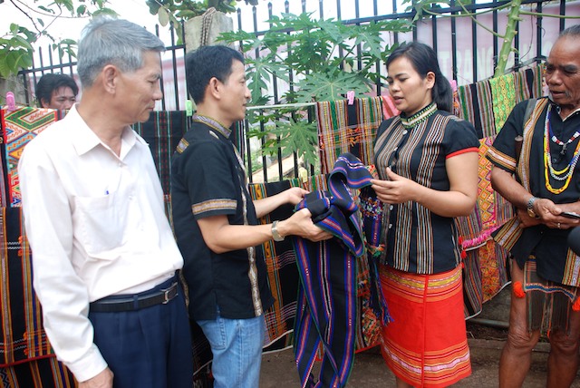 Dân tộc thiểu số ở Hớn Quản có việc làm nhờ học nghề