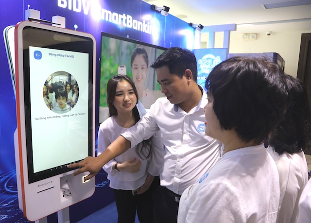 eKYC 'mở cửa' cho các ngân hàng làm số hóa