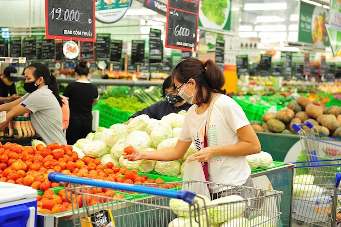 Bất chấp COVID-19, bán lẻ ngoại vẫn mở rộng 'chân rết'