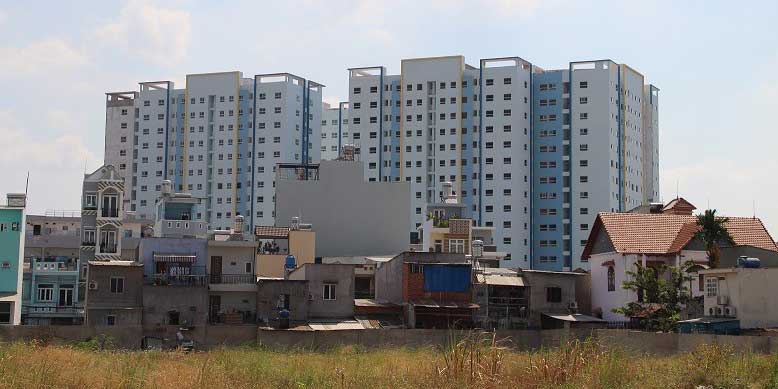 Doanh nghiệp bất động sản giữa Covid - 19: 'Người cười nụ, kẻ khóc thầm'