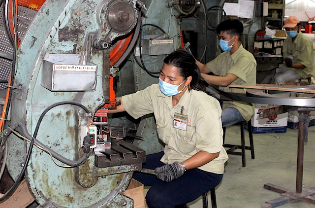 Giữa Covid-19, doanh nghiệp nhỏ vẫn ‘mỏi cổ’ ngóng hỗ trợ