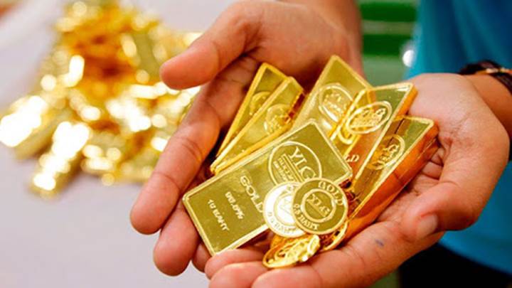 Thị trường ngày 31/8: Giá vàng vẫn lình xình chưa thể tăng, USD tiếp đà giảm