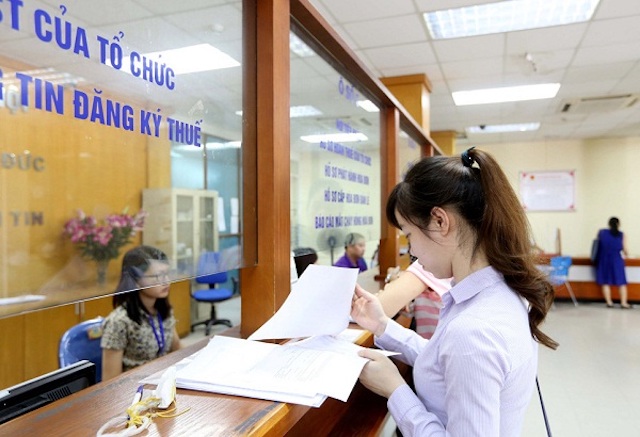 Số thu thuế thu nhập cá nhân tăng mạnh dù thu nhập người dân giảm