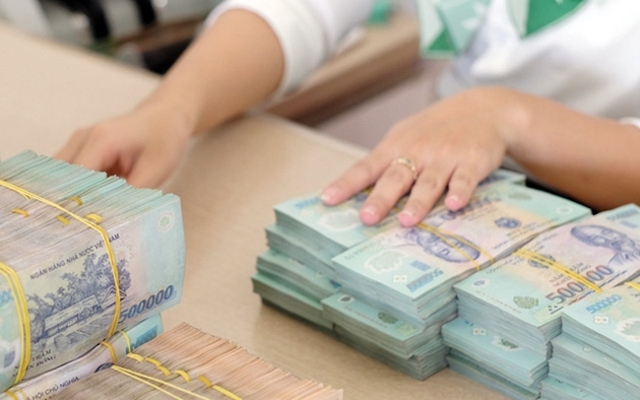 Nhân viên ngân hàng lừa đảo chiếm đoạt tiền: Khách hàng chủ quan hay 'lỗ hổng' của nhà băng?