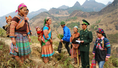 Triển khai chương trình phát triển KTXH vùng dân tộc thiểu số, miền núi