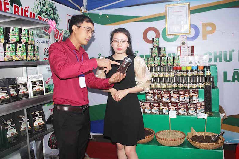 Giá nông sản ngày 9/10: Lợn hơi xuống 69.000 đồng/kg, cà phê tăng nhẹ, tiêu ngóng thế giới