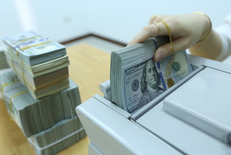 Tỷ giá USD ngày 17/10: Giảm nhẹ do nỗi lo dịch bệnh tăng