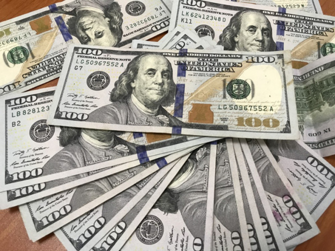 Tỷ giá ngày 20/10: Nhà đầu tư thận trọng mua USD