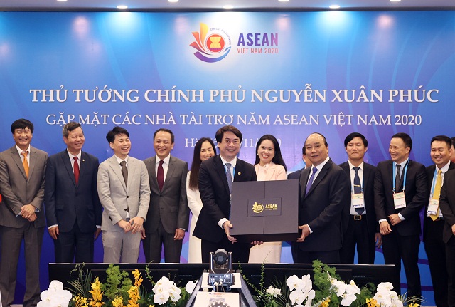 Thủ tướng Chính phủ gặp mặt HDBank và các nhà tài trợ Hội nghị Cấp cao ASEAN lần thứ 37