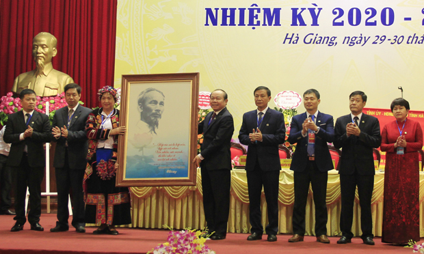 Đại hội V Liên minh HTX tỉnh Hà Giang: Phấn đấu ít nhất 60% hộ cá thể tham gia HTX, THT