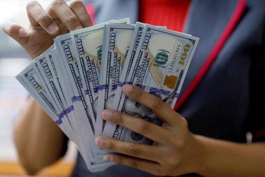 Thị trường tiền tệ ngày 10/12: Vàng quay đầu giảm giá, USD chưa có dấu hiệu hồi phục
