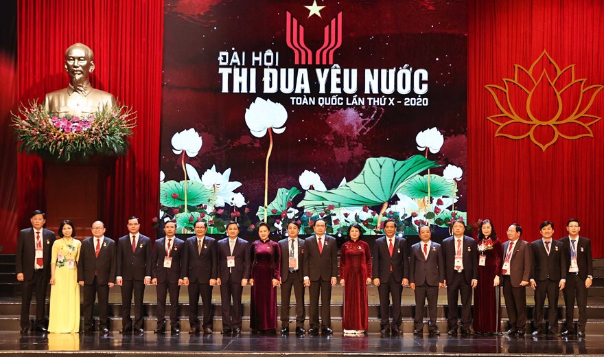 Chủ tịch Quốc hội gặp mặt các đại biểu tham dự Đại hội Thi đua yêu nước toàn quốc lần thứ X