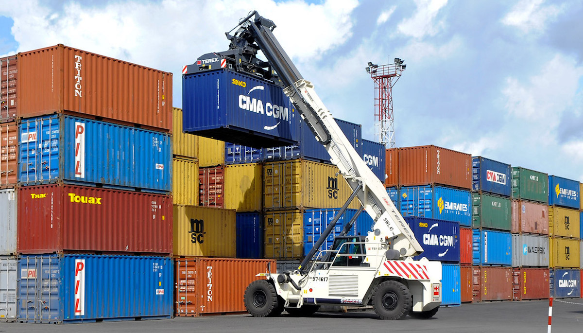 Xuất khẩu 'đứng ngồi không yên' vì thiếu container rỗng