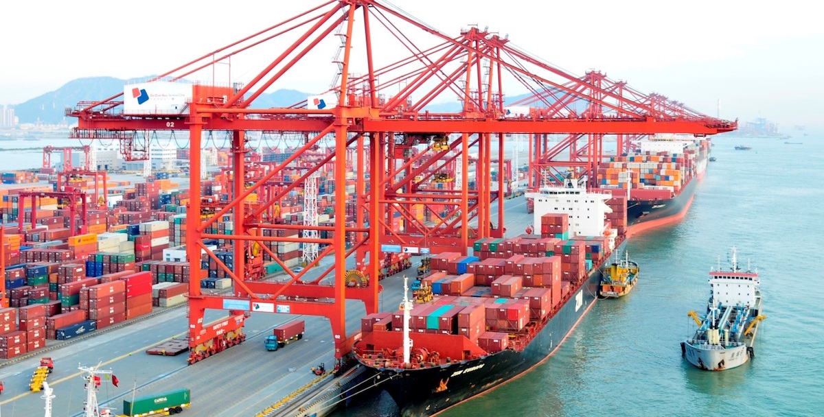 Bị 'tuýt còi', giá thuê container rỗng vẫn tăng chóng mặt