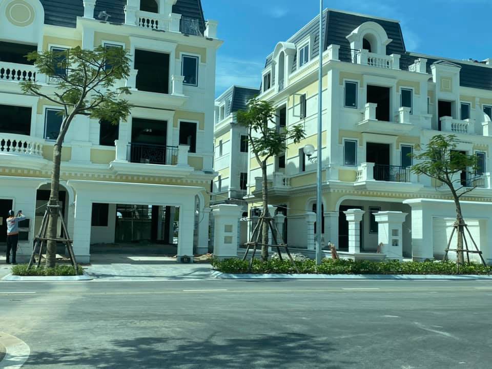 Thị trường nhà liền kề hai miền thanh khoản tốt