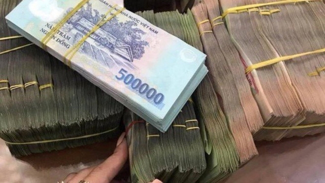 'Soi' lương và thưởng Tết của nhân viên ngân hàng