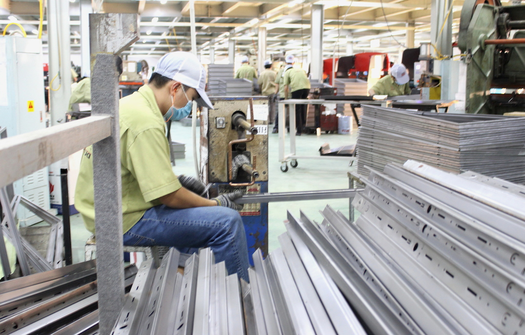 Mặc cho Covid-19 tái bùng phát, nhà đầu tư vẫn tự tin 'vượt bão'