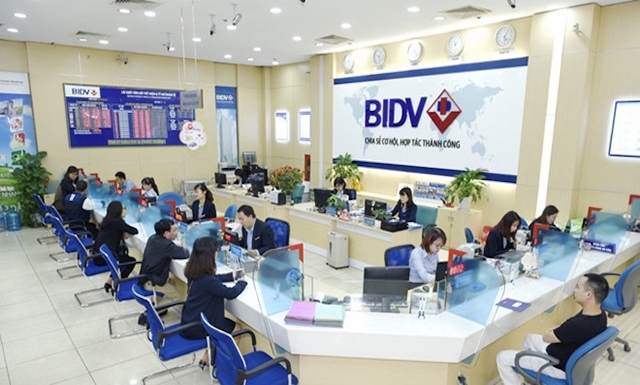 Làn sóng tăng vốn ở ngân hàng vẫn tiếp diễn