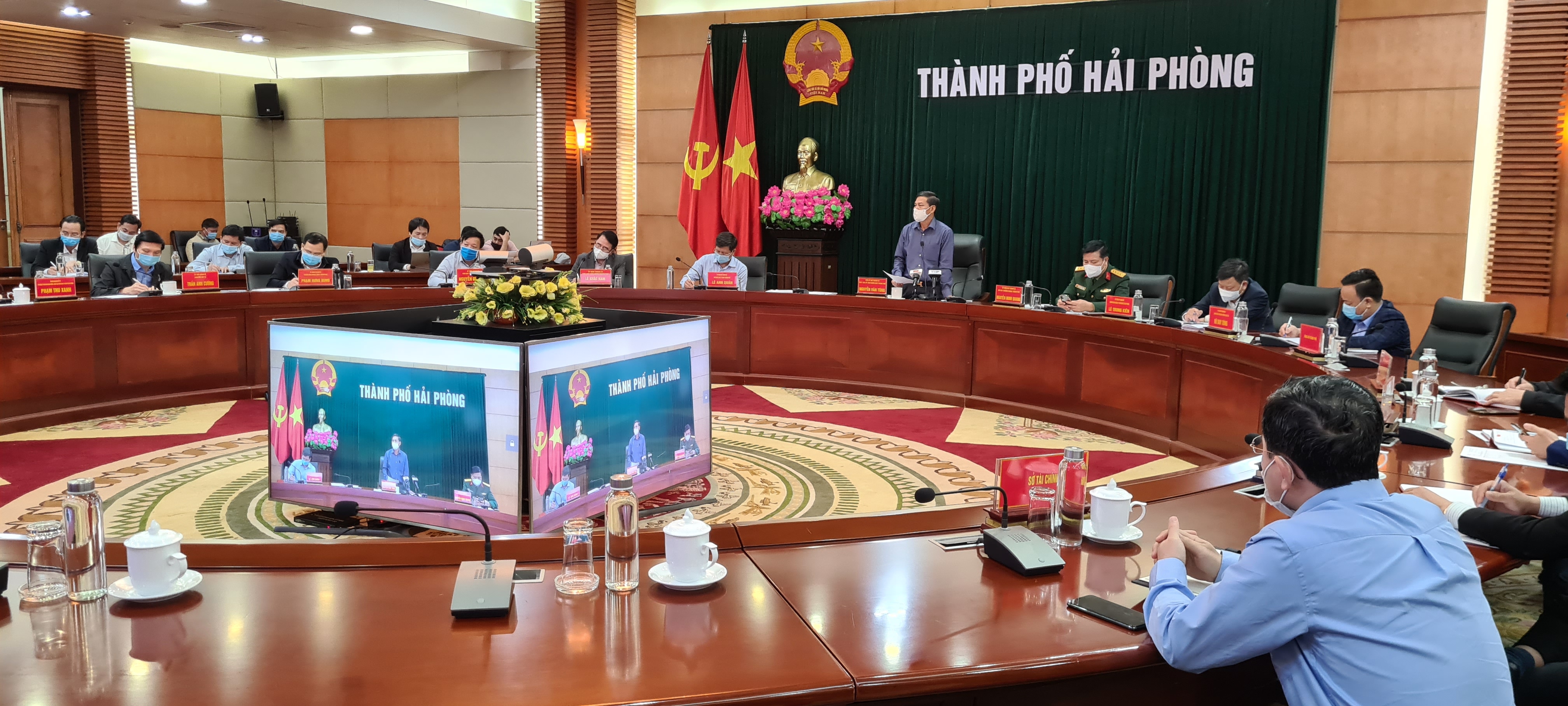 Lái, phụ xe vào Hải Phòng phải âm tính với SARS-CoV-2.