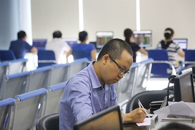 Chứng khoán tháng 3: Không chỉ có cơ hội