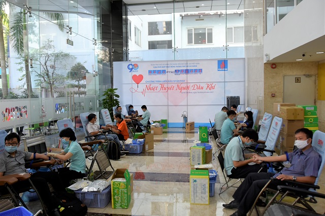 Ấm áp tình người Dầu khí trong ngày hội hiến máu tại PVFCCo